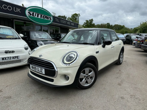 MINI Hatch  1.5 Cooper Classic Hatchback 5dr Petrol Manual Eur