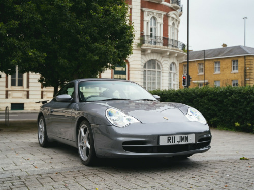 Porsche 911  2dr Tiptronic S