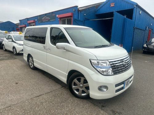 Nissan Elgrand  2.5