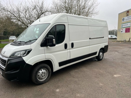 Peugeot Boxer  2.2 BlueHDi 335 Professional Panel Van 5dr Diesel 