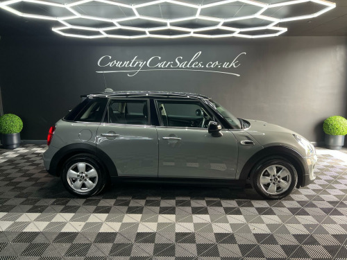 MINI Hatch  1.5 Cooper Classic Euro 6 (s/s) 5dr