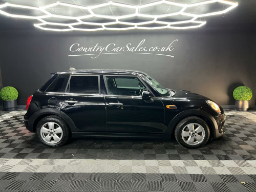 MINI Hatch  1.5 Cooper Auto Euro 6 (s/s) 5dr