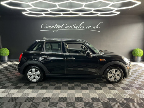 MINI Hatch  1.5 Cooper Auto Euro 6 (s/s) 5dr