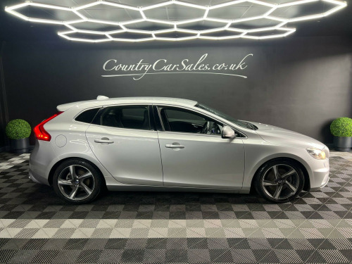 Volvo V40  2.0 T2 R-Design Euro 6 (s/s) 5dr 