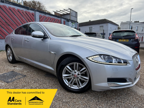 Jaguar XF  2.2d Luxury Saloon 4dr Diesel Auto Euro 5 (s/s) (163 ps)