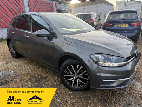 Volkswagen Golf  1.6 TDI BlueMotion Tech SE Nav Hatchback 5dr Diesel Manual Euro 6 (s/s) (11 