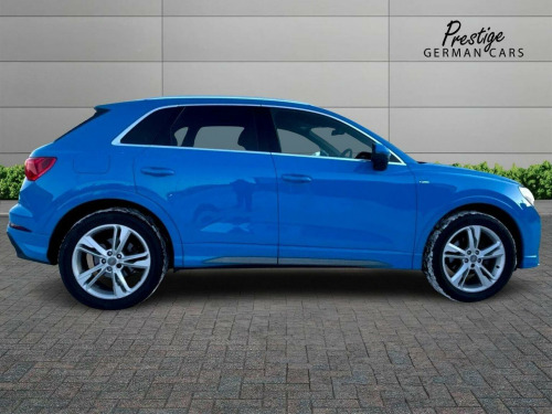 Audi Q3  1.5 TFSI CoD 35 S line S Tronic Euro 6 (s/s) 5dr 