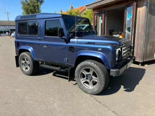 Land Rover Defender  2.4 90 COUNTY HARD TOP 2d 122 BHP