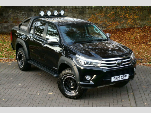 Toyota Hi-Lux  2.4 D-4D Invincible 50 Auto 4WD Euro 6 (s/s) 4dr (TSS)