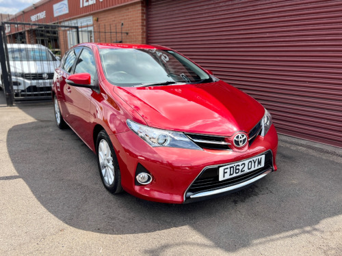 Toyota Auris  1.33 Dual VVTi Icon 5dr LOW MILES