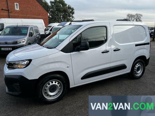 Peugeot Partner  800 52kWh Professional Standard Panel Van Auto SWB 5dr (7.4kW Charger) 