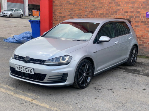 Volkswagen Golf  GTD 5-Door