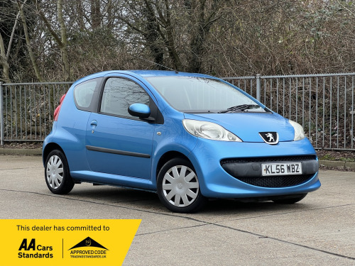 Peugeot 107  1.0 12V Urban Hatchback 3dr Petrol Manual Euro 4 (68 ps)