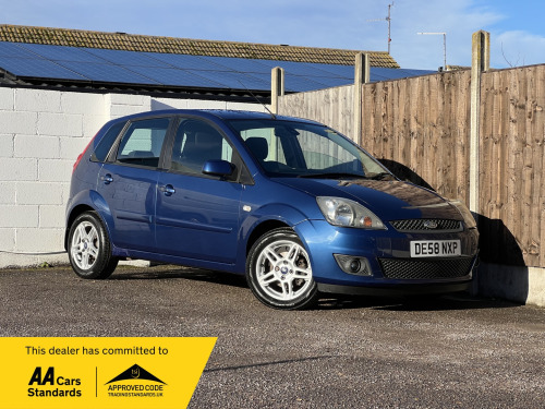Ford Fiesta  1.25 Zetec Blue Edition Hatchback 5dr Petrol Manual (142 g/km, 74 bhp)