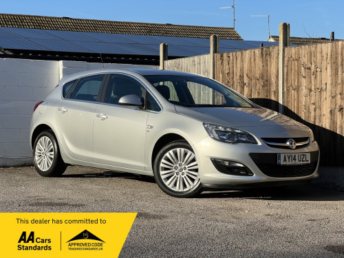 Vauxhall Astra  1.6 16v Excite Hatchback 5dr Petrol Manual Euro 5 (115 ps)