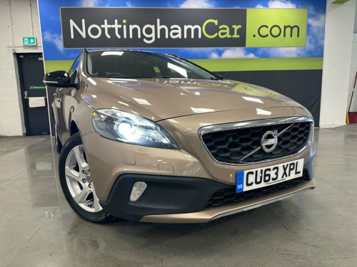 Volvo V40  1.6 D2 CROSS COUNTRY LUX 5d 113 BHP **Two Keys**Se
