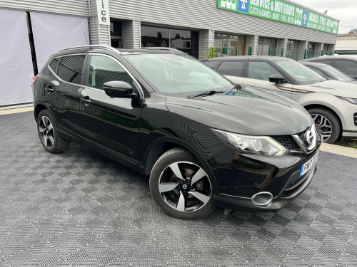 Nissan Qashqai  1.2 DIG-T N-Connecta XTRON 2WD Euro 6 (s/s) 5dr