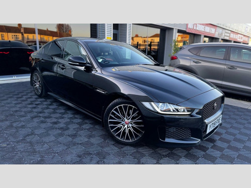 Jaguar XE  2.0i Landmark Auto Euro 6 (s/s) 4dr 