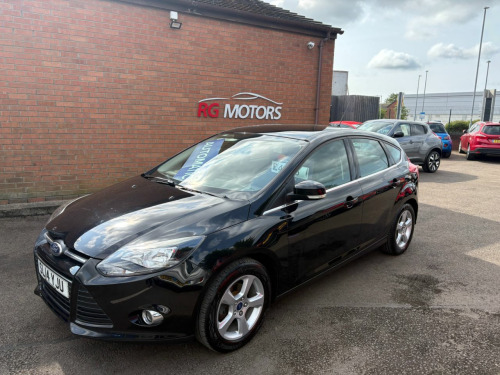 Ford Focus  1.6 16V Zetec Navigator Auto Black 5dr Hatch