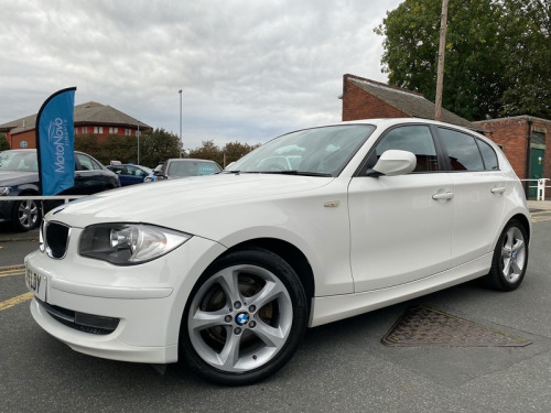 BMW 1 Series 116 116d SPORT used car in white