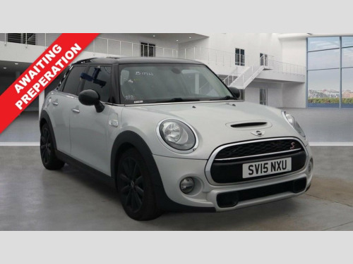 MINI Hatch  2.0 Cooper SD Hatchback 5dr Diesel Auto 6Spd Euro 