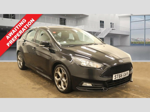 Ford Focus  2.0T EcoBoost ST-1 Hatchback 5dr Petrol Manual Eur