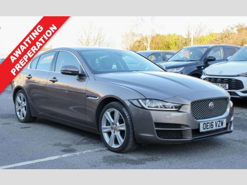 Jaguar XE  2.0d Portfolio Saloon 4dr Diesel Auto AWD Euro 6 (