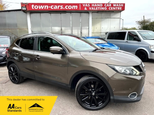 Nissan Qashqai  TEKNA DIG-T - 6 SPEED, ONLY 64583 MILES, SERVICE HISTORY, SAT NAV, HEATED S