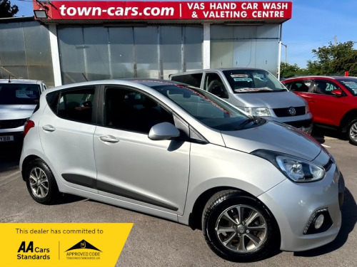 Hyundai i10  PREMIUM - ONLY 32459 MILES, ONLY £35 ROAD TAX, 1 OWNER FORM NEW, SERV