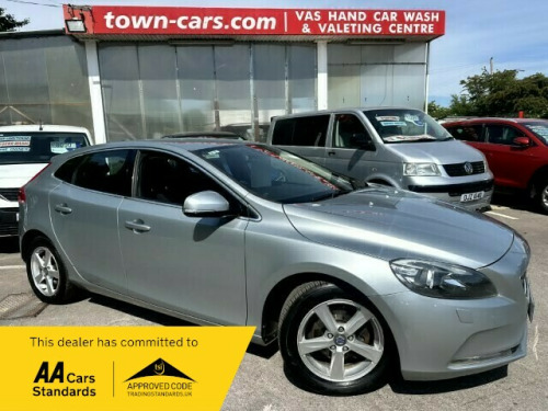 Volvo V40  D2 SE - 6 SPEED, ONLY £20 ROAD TAX, VERY GOOD HISTORY, 1 FORMER OWNER