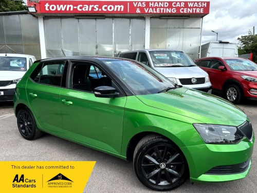 Skoda Fabia  COLOUR EDITION MPI - 1 FORMER OWNER, ONLY £20 ROAD TAX, 70001 MILES, 