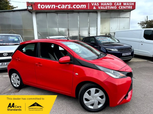 Toyota AYGO  VVT-I X-PLAY-ONLY 47820 MILES, ONLY £20 ROAD TAX, 1 FORMER OWNER, DAB