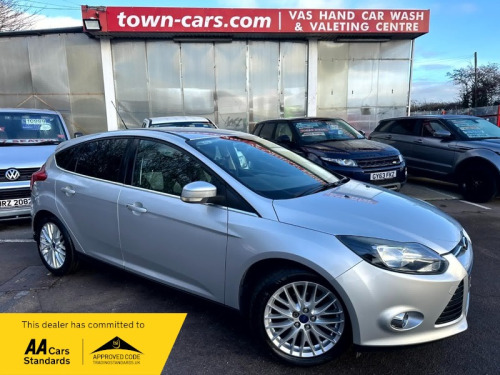 Ford Focus  ZETEC-6 SPEED, ONLY 57527 MILES, 1 FORMER OWNER, ONLY &pound;35 ROAD TAX, S 