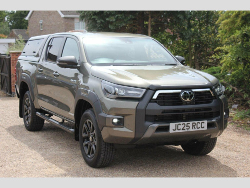 Toyota Hi-Lux  2.8 D-4D-h Invincible X Auto 4WD Euro 6 4dr