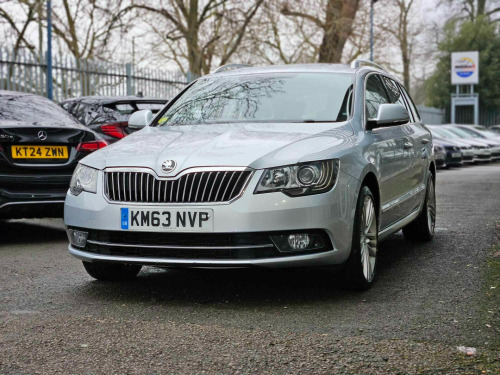 Skoda Superb  ELEGANCE TDI CR DSG 5-Door