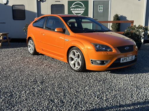 Ford Focus  2.5 SIV ST-3 Hatchback 3dr Petrol Manual (224 g/km, 221 bhp)