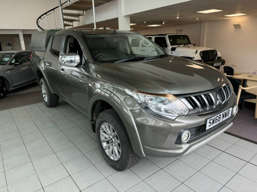 Mitsubishi L200  2.4L DI-D 4WD TITAN DCB 0d 178 BHP