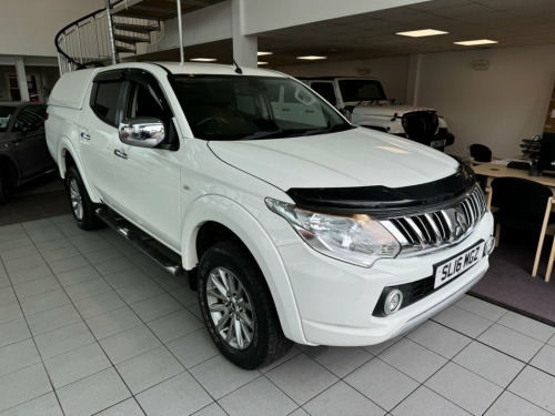 Mitsubishi L200  2.4L DI-D 4X4 TITAN DCB