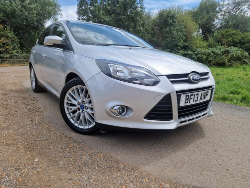 Ford Focus  1.0T EcoBoost Zetec Euro 5 (s/s) 5dr