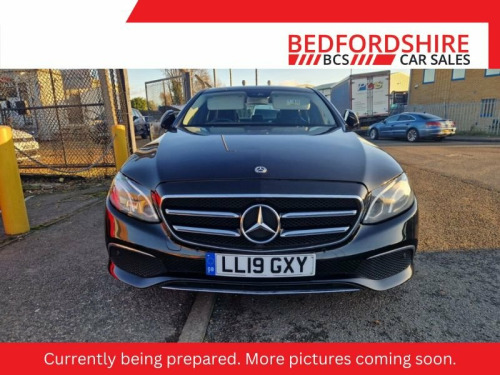 Mercedes-Benz E-Class E200 2.0 E200 SE (Premium) Saloon 4dr Petrol G-Tronic+ 