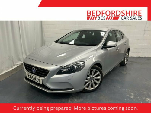 Volvo V40  1.6 D2 SE Lux Nav Hatchback 5dr Diesel Manual Euro