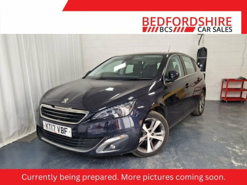 Peugeot 308  1.2 PureTech Allure Hatchback 5dr Petrol Manual Eu