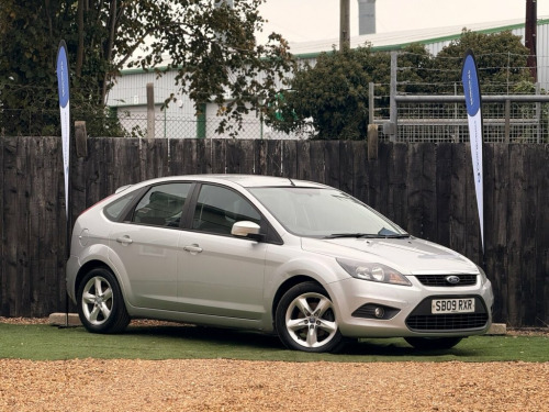 Ford Focus  1.6 Zetec Hatchback 5dr Petrol Manual (161 g/km, 9