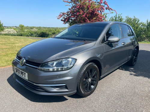 Volkswagen Golf  1.6 TDI BlueMotion Tech SE Nav Hatchback 5dr Diese