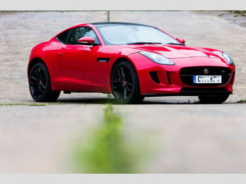 Jaguar F-TYPE  3.0 V6 SUPERCHARGER 335 COUPE PAN ROOF BUCKETS BLACK PACK