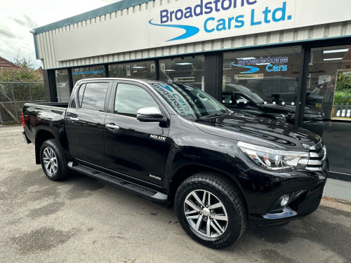 Toyota Hi-Lux  2.4 D-4D Invincible 4WD Euro 6 (s/s) 4dr (TSS)