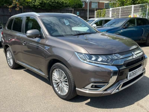 Mitsubishi Outlander  2.4h TwinMotor 13.8kWh 4h CVT 4WD Euro 6 (s/s) 5dr