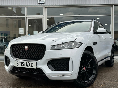 Jaguar F-PACE  2.0 D180 Chequered Flag Auto AWD Euro 6 (s/s) 5dr