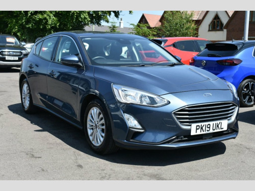 Ford Focus  1.0T EcoBoost Titanium Hatchback 5dr Petrol Manual