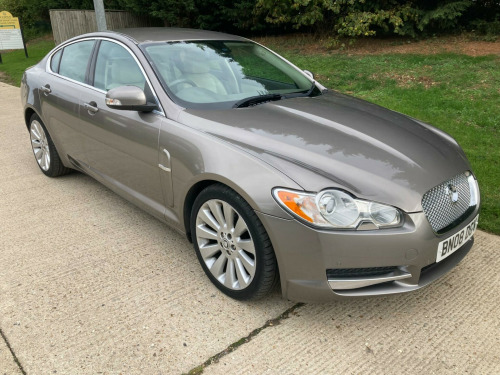 Jaguar XF  2.7d V6 Premium Luxury Saloon 4dr Diesel Auto Euro 4 (207 ps)